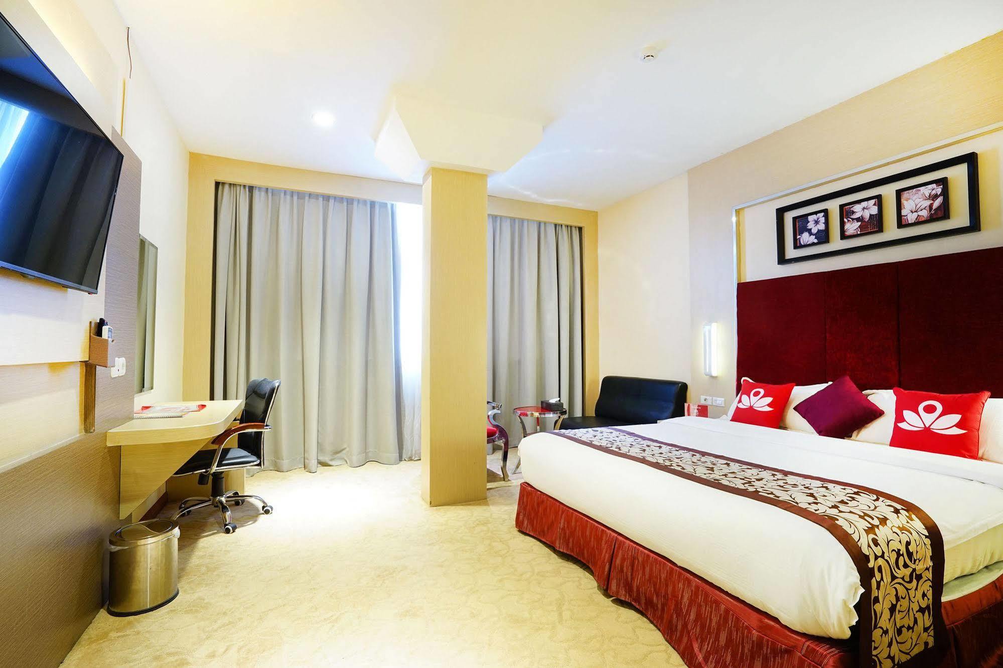 Zen Rooms Near Bcs Mall Penuin Batam Exterior photo