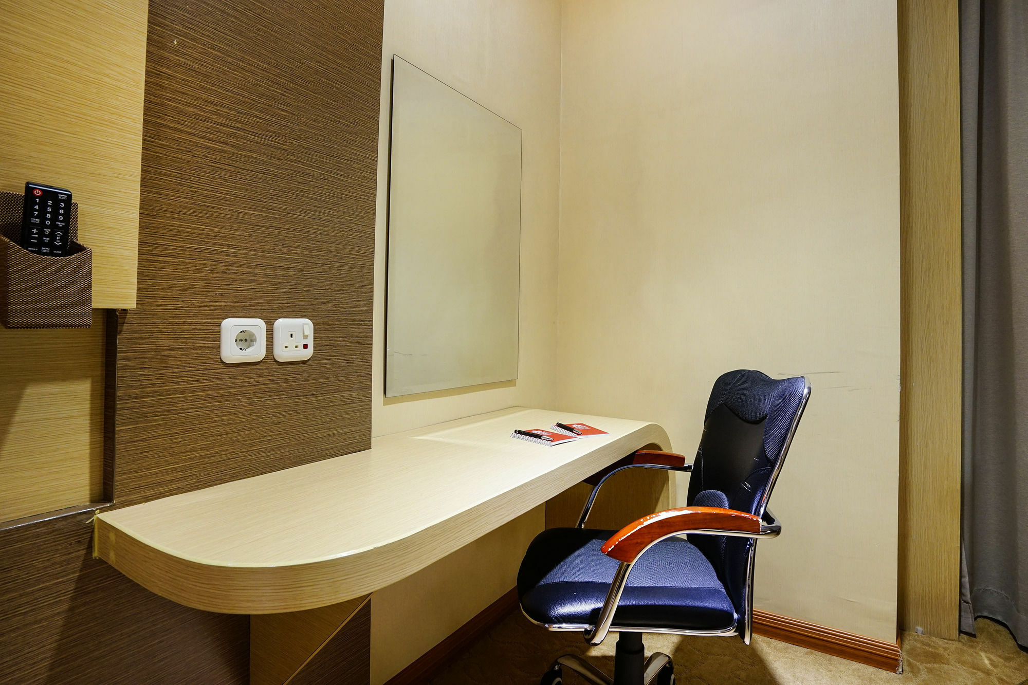 Zen Rooms Near Bcs Mall Penuin Batam Exterior photo